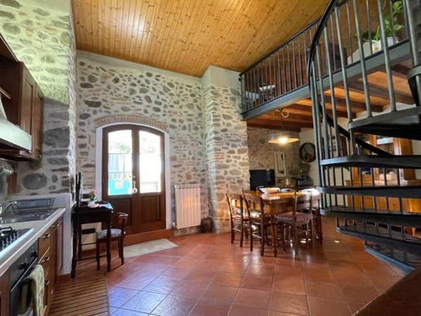 casa indipendente in vendita a Serravalle Pistoiese