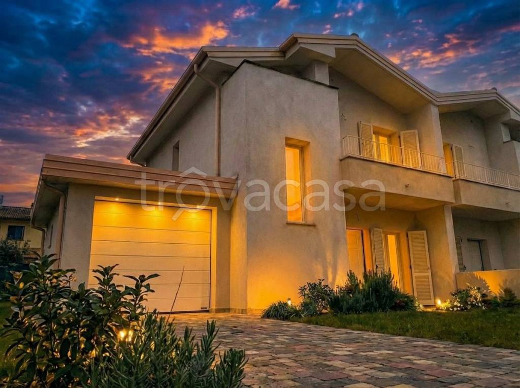 casa indipendente in vendita a Serravalle Pistoiese