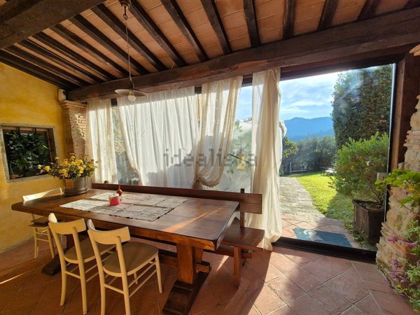 casa indipendente in vendita a Serravalle Pistoiese in zona Casalguidi
