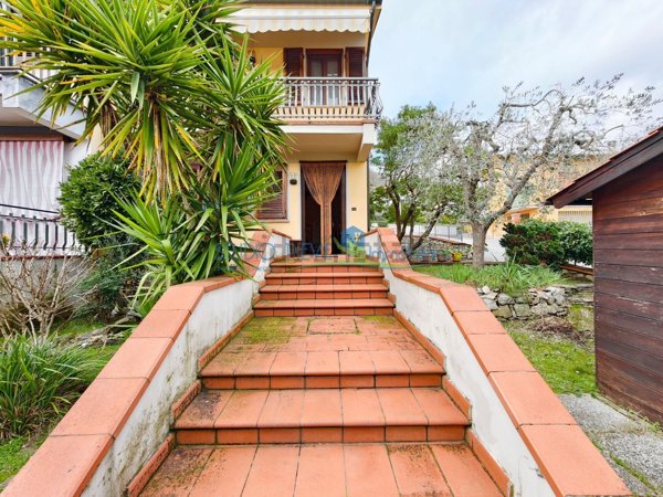 casa indipendente in vendita a Serravalle Pistoiese