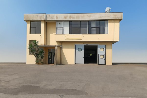 locale di sgombero in vendita a Serravalle Pistoiese in zona Casalguidi