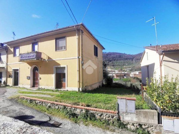 casa indipendente in vendita a Serravalle Pistoiese in zona Ponte di Serravalle