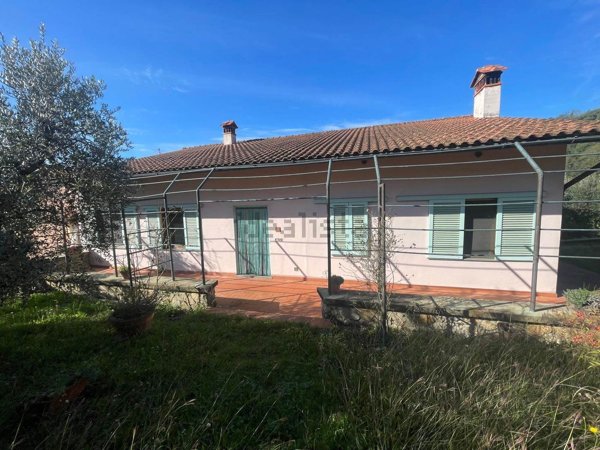 casa indipendente in vendita a Serravalle Pistoiese in zona Castellina