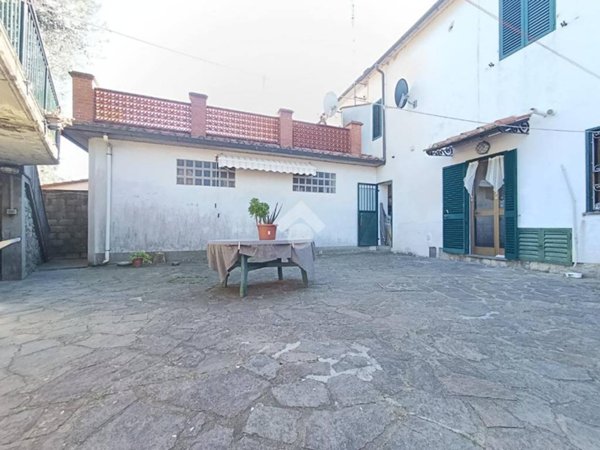casa indipendente in vendita a Serravalle Pistoiese in zona Ponte di Serravalle