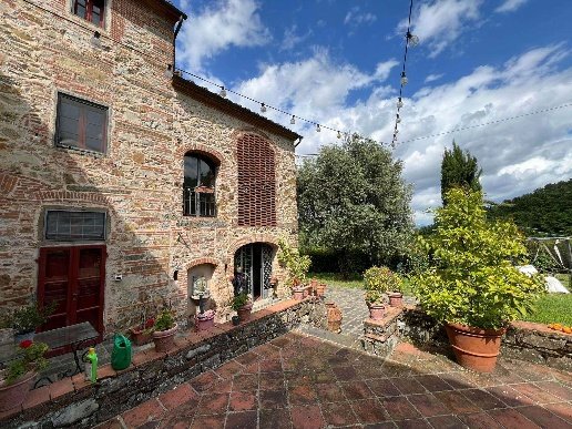 casa indipendente in vendita a Serravalle Pistoiese in zona Casalguidi