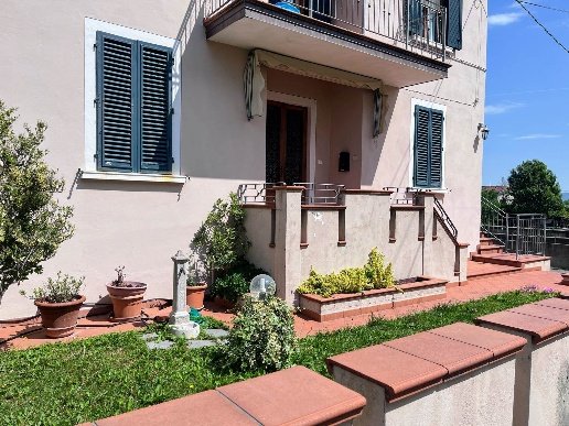 appartamento in vendita a Serravalle Pistoiese in zona Casalguidi