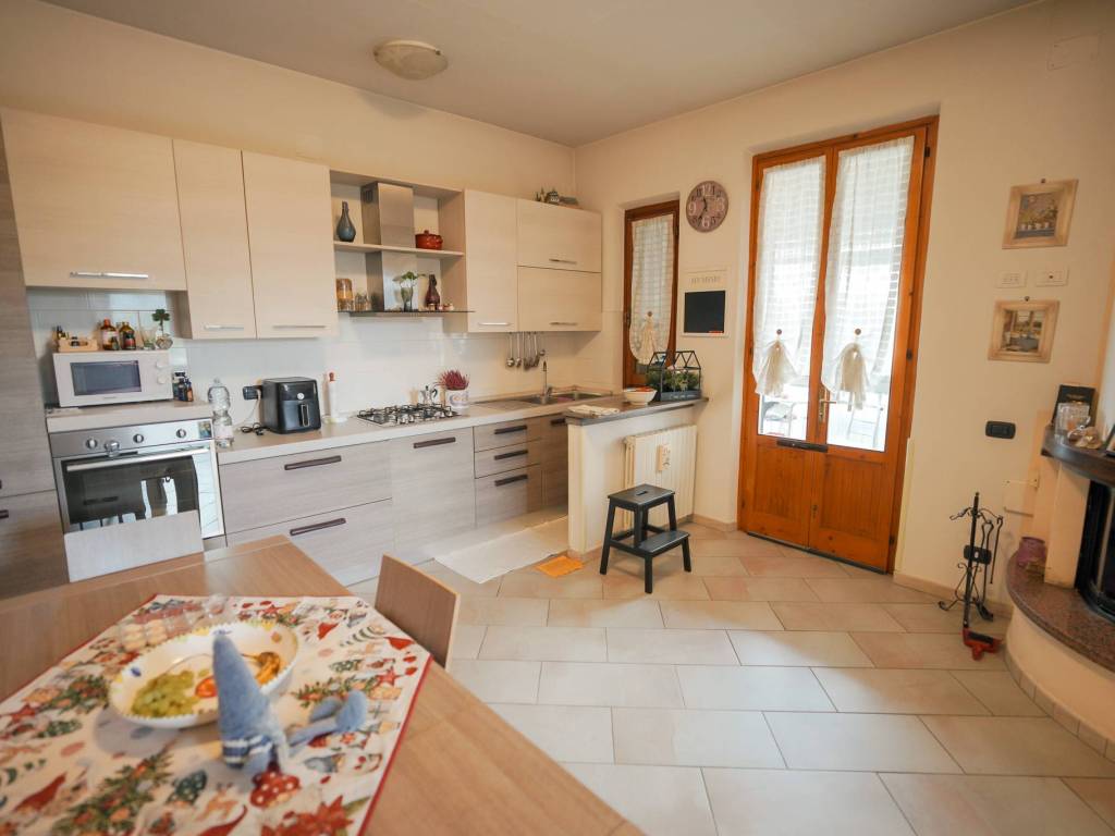 appartamento in vendita a Serravalle Pistoiese in zona Casalguidi