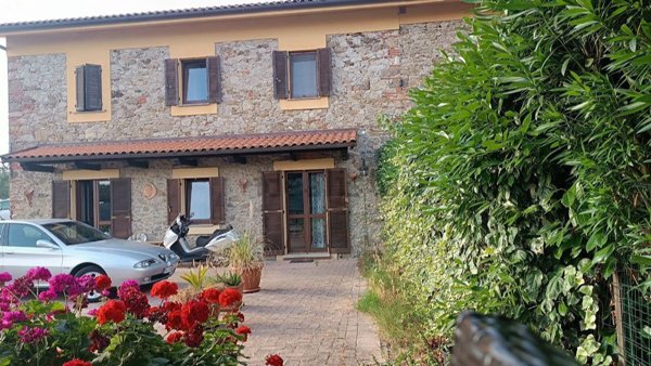 casa indipendente in vendita a Serravalle Pistoiese in zona Ponte di Serravalle