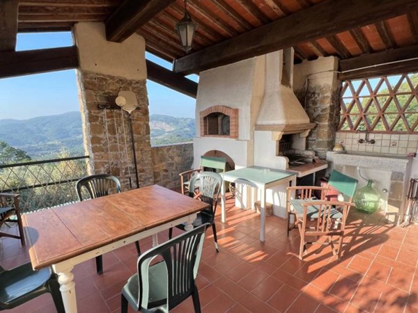 casa indipendente in vendita a Serravalle Pistoiese in zona Castellina
