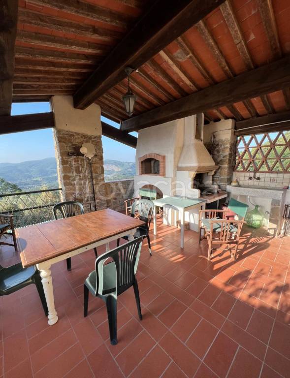 casa indipendente in vendita a Serravalle Pistoiese in zona Castellina