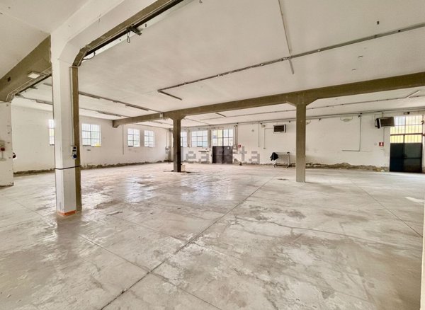 locale di sgombero in vendita a Serravalle Pistoiese in zona Casalguidi