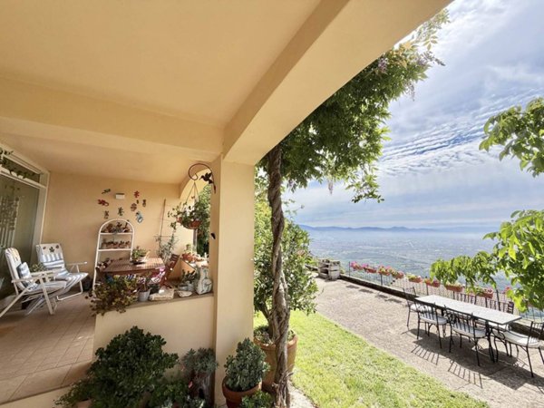 casa indipendente in vendita a Serravalle Pistoiese in zona Castellina
