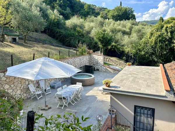 villa in vendita a Serravalle Pistoiese in zona Ponte di Serravalle