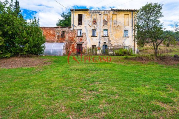 casa indipendente in vendita ad Uzzano in zona Santa Lucia