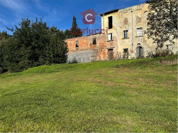 casa indipendente in vendita ad Uzzano in zona Santa Lucia