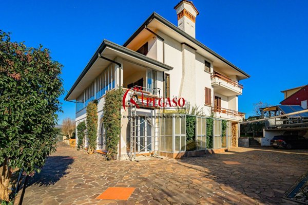 casa indipendente in vendita ad Uzzano in zona Torricchio