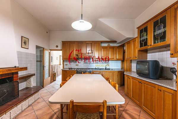 casa indipendente in vendita ad Uzzano