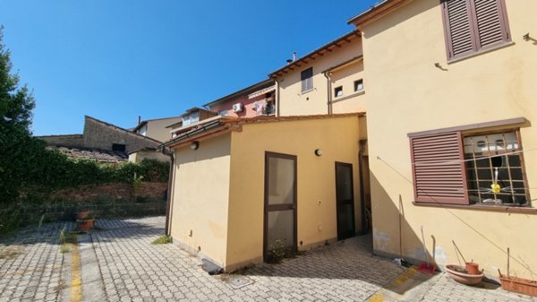 appartamento in vendita ad Uzzano in zona Santa Lucia
