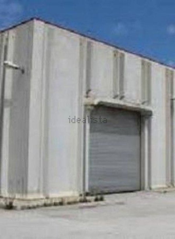 capannone in vendita ad Uzzano