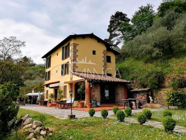 casa indipendente in vendita ad Uzzano