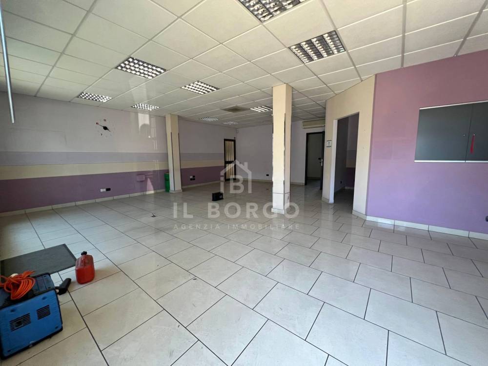 ufficio in vendita ad Uzzano