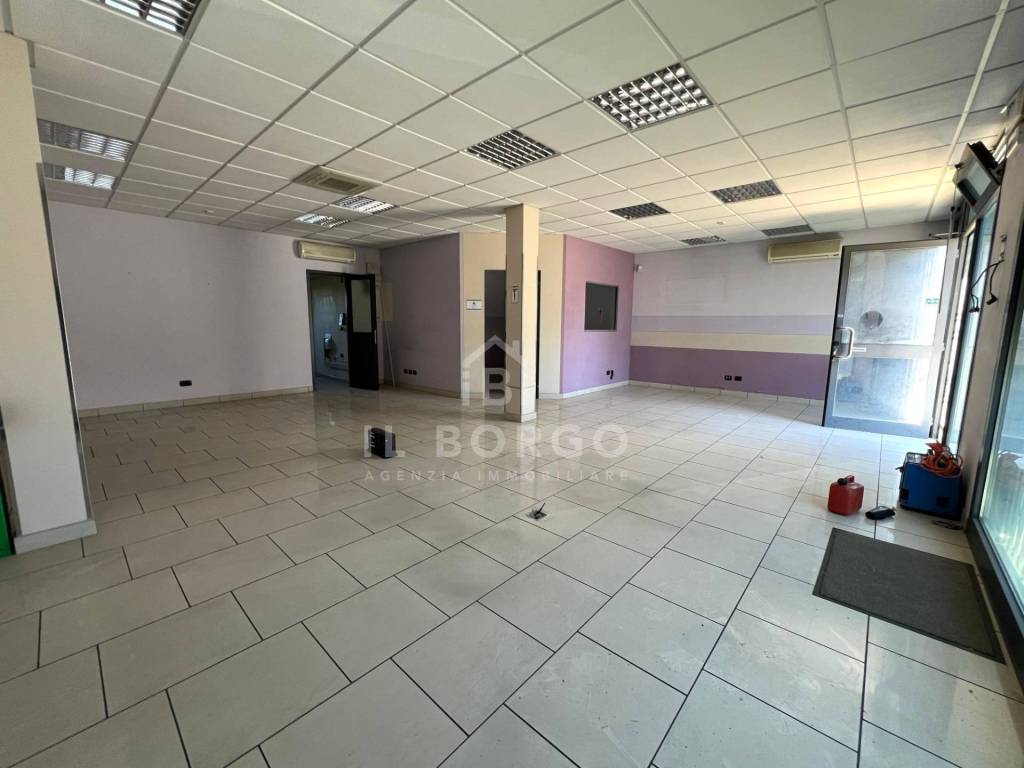 ufficio in vendita ad Uzzano