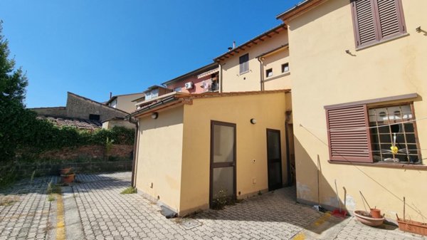 appartamento in vendita ad Uzzano in zona Santa Lucia