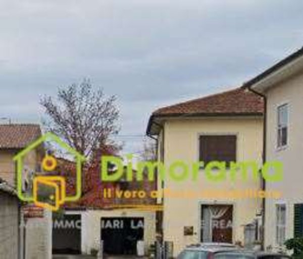 casa indipendente in vendita ad Uzzano in zona Santa Lucia