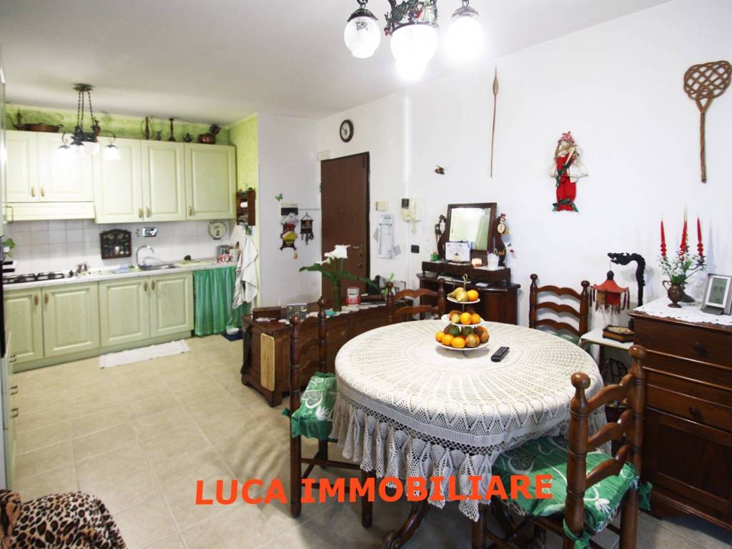 appartamento in vendita ad Uzzano in zona Santa Lucia