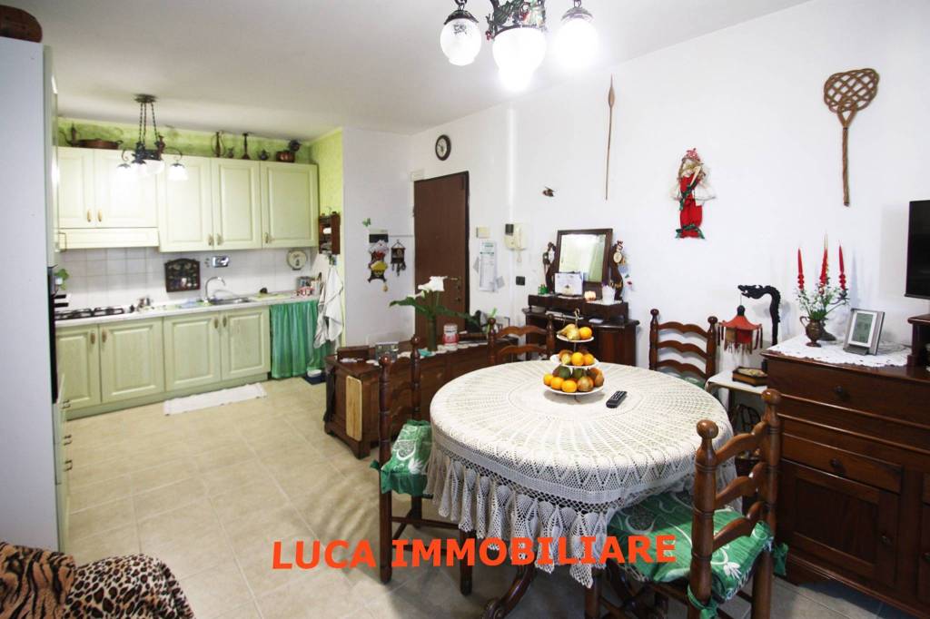 appartamento in vendita ad Uzzano in zona Santa Lucia