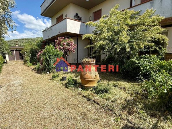 appartamento in vendita ad Uzzano in zona Santa Lucia