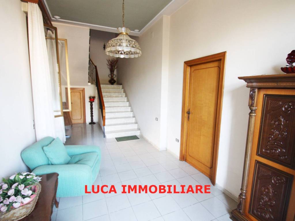 appartamento in vendita ad Uzzano in zona Santa Lucia