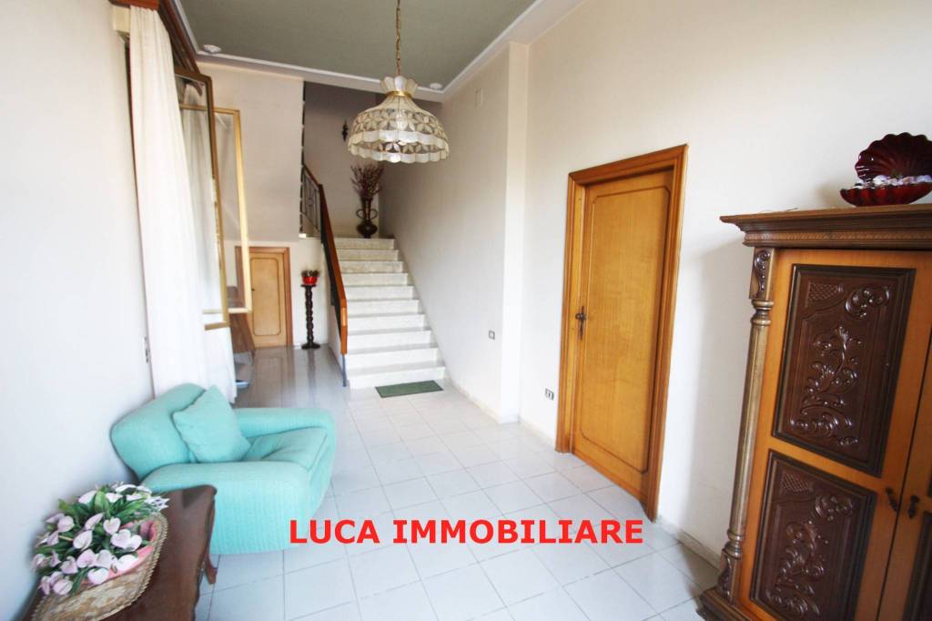 appartamento in vendita ad Uzzano in zona Santa Lucia