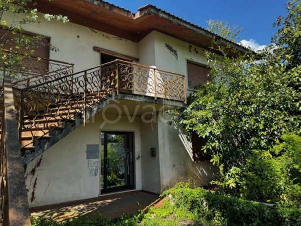 appartamento in vendita ad Uzzano in zona Torricchio