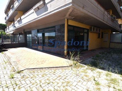 negozio in vendita ad Uzzano