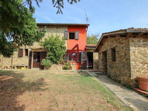 casa indipendente in vendita ad Uzzano in zona Santa Lucia