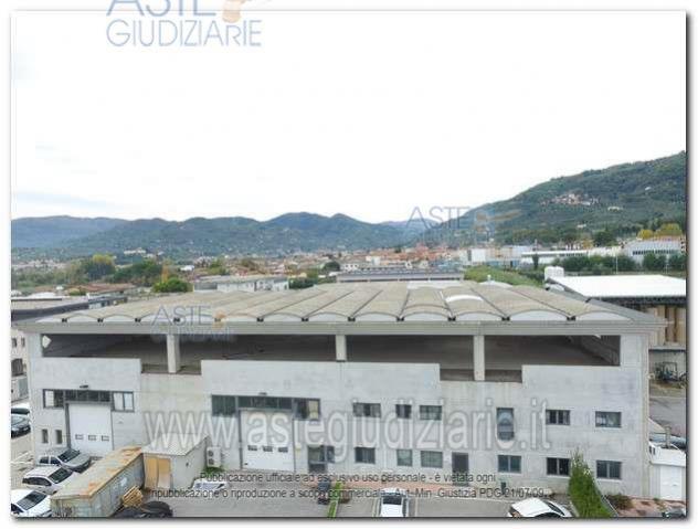 locale commerciale in vendita ad Uzzano in zona Santa Lucia
