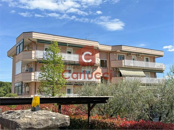 appartamento in vendita ad Uzzano in zona Santa Lucia