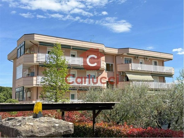 appartamento in vendita ad Uzzano in zona Santa Lucia