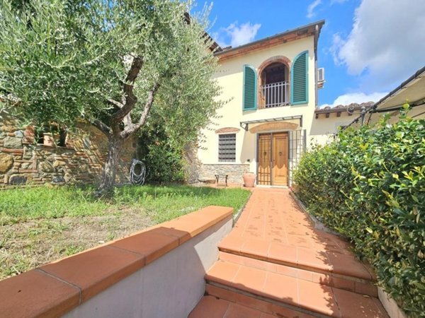 casa indipendente in vendita ad Uzzano in zona Santa Lucia