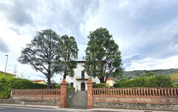 casa indipendente in vendita ad Uzzano in zona Santa Lucia