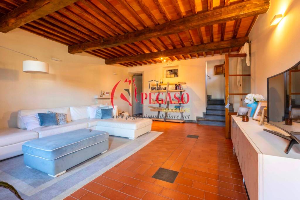 casa indipendente in vendita ad Uzzano in zona Santa Lucia