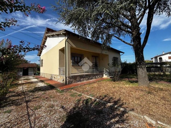 casa indipendente in vendita ad Uzzano in zona Forone