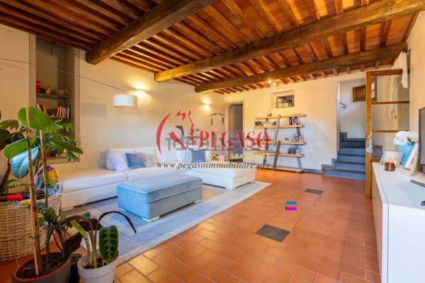 casa indipendente in vendita ad Uzzano in zona Santa Lucia