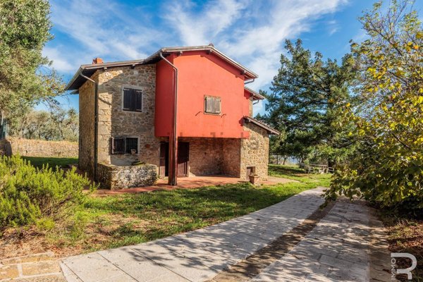 esavano in vendita ad Uzzano