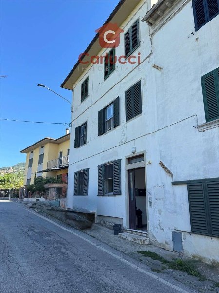appartamento in vendita ad Uzzano in zona Santa Lucia