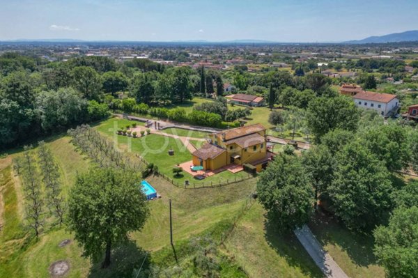 villa in vendita ad Uzzano in zona Torricchio