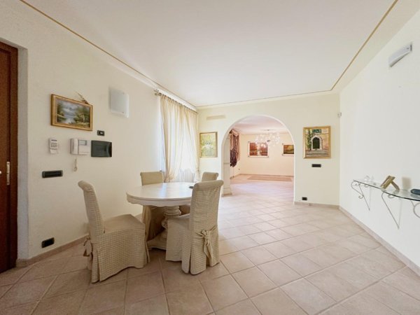 casa indipendente in vendita ad Uzzano in zona Santa Lucia