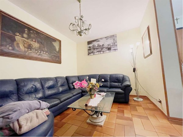 appartamento in vendita ad Uzzano in zona Santa Lucia