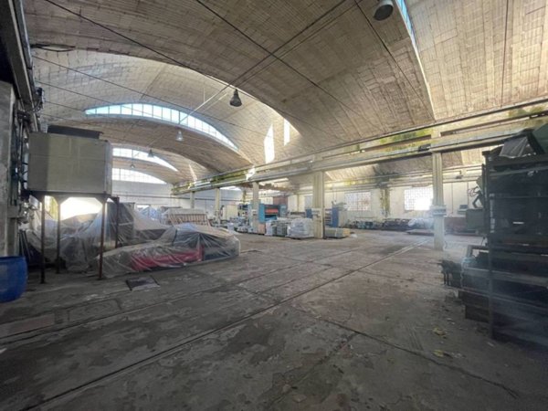 capannone in vendita ad Uzzano in zona Santa Lucia